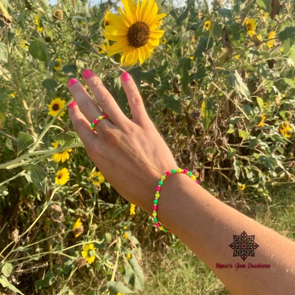 Neon Swarovski Pearls Necklace-Bracelet & Ring Set - Picture 7 of 13